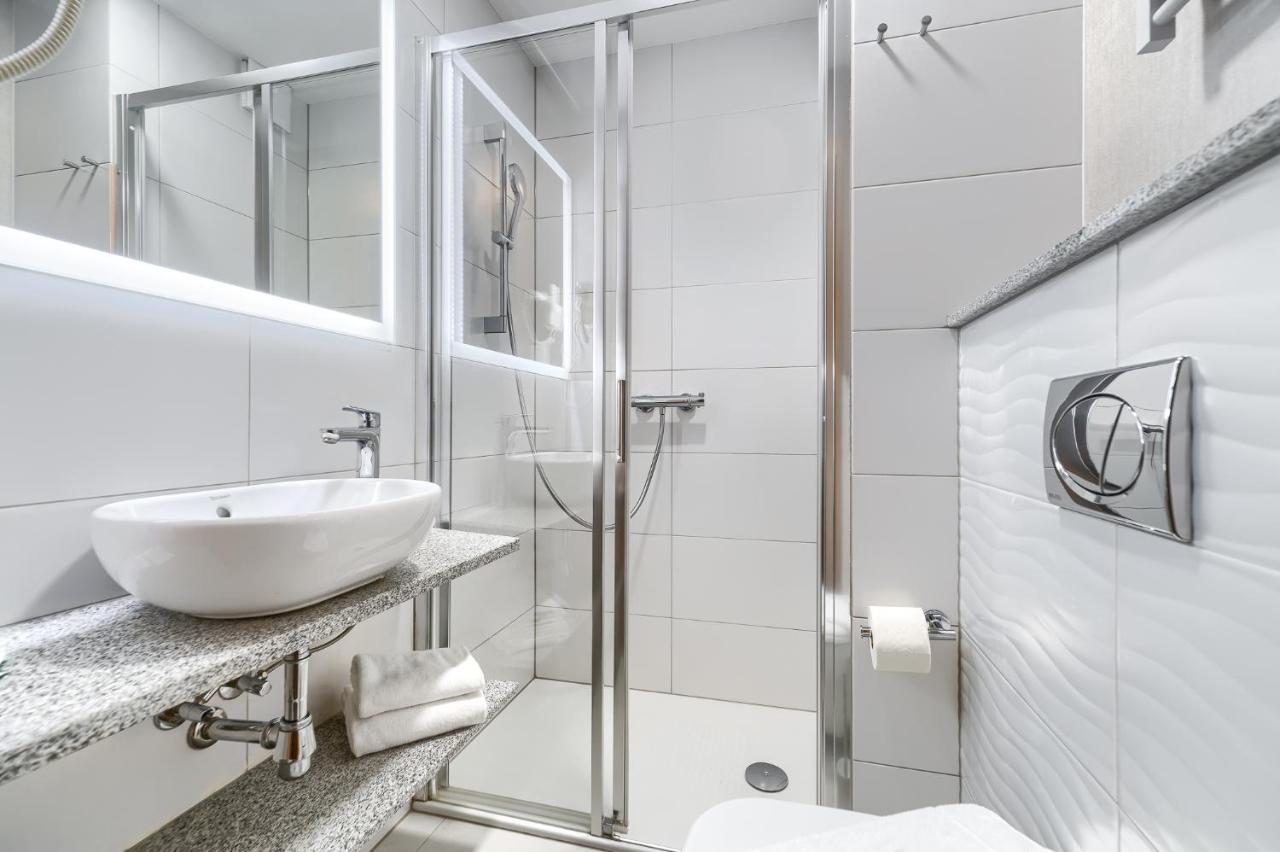 Single Room,1586836763:JPEG